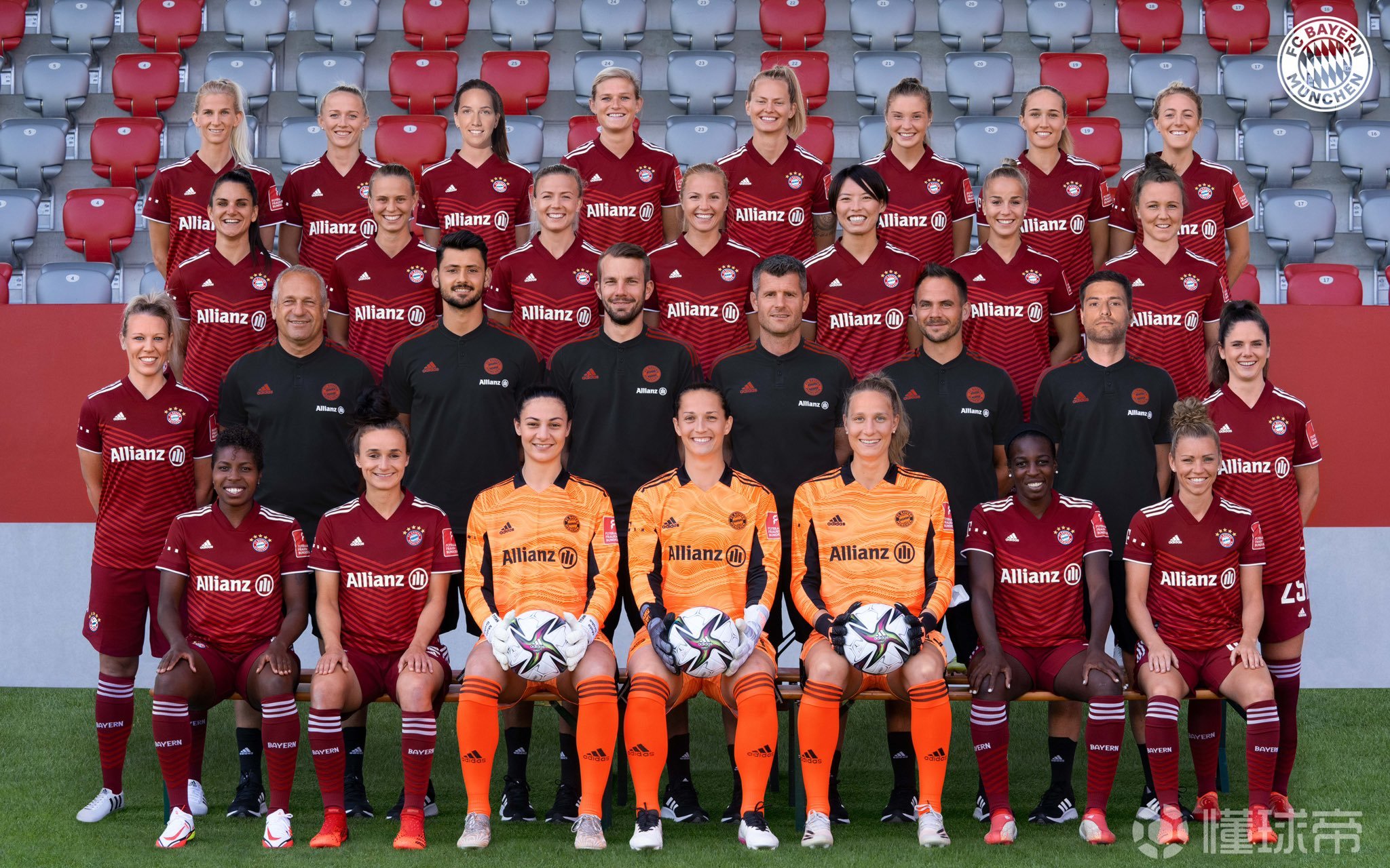拜仁慕尼黑女足20212022赛季全家福
