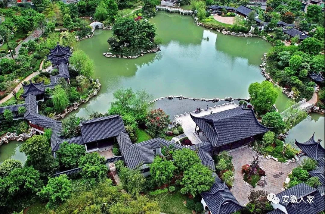 興國寺,星巖寺(俗稱小南海),休寧齊雲山的玄天太素宮,黃山的慈光寺等