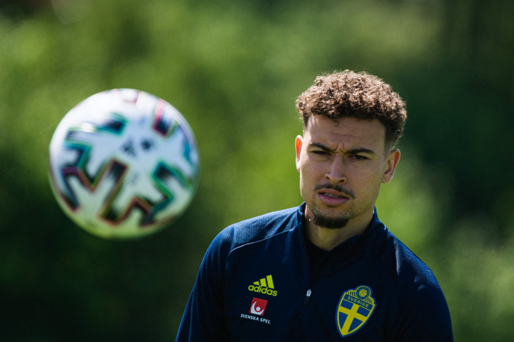 拉尔森预计明天将在德国与经纪人哈桑·切廷卡亚(hasan cetinkaya)