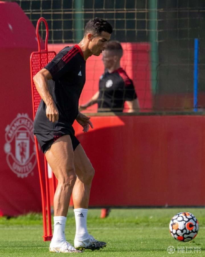 c罗最新训练图来袭回家了整个人都焕然一新距离