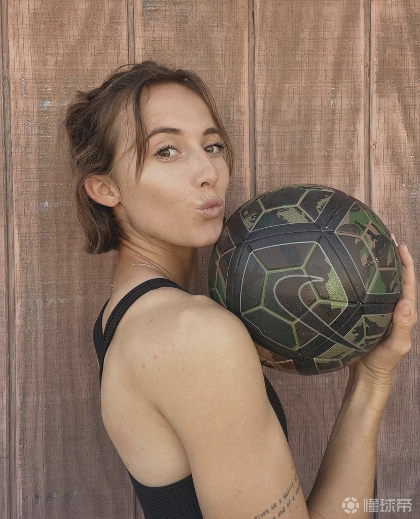 分享一位来自美国洛杉矶枪迷小姐姐海莉海莉是一