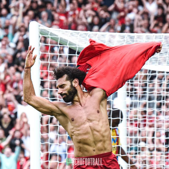 秀个肌肉.|利物浦|萨拉赫|懂球帝