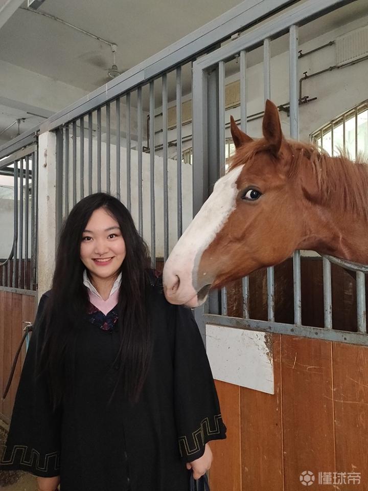 我是刘佳钰,北京体育大学马克思主义学院,本科是篮球专业,研究生是