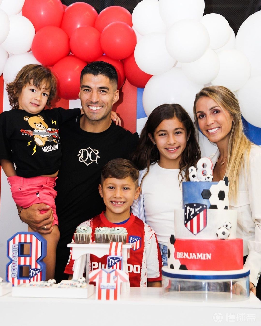 为8岁儿子庆生苏亚雷斯祝我们的王子生日快乐