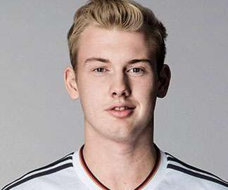 皇马球员雷尼尔本赛季租借到多特这是他的漂亮女朋