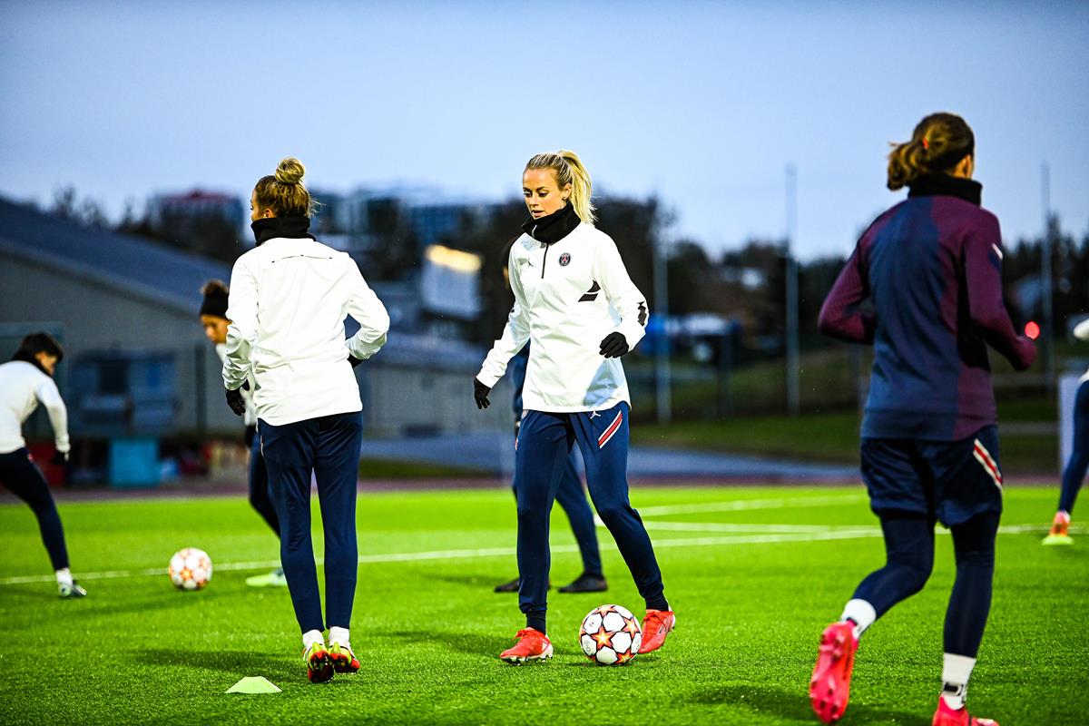 图集巴黎圣日耳曼女足训练图片