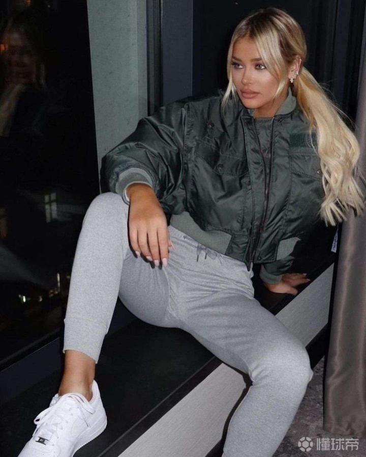 约维奇女友索菲亚|懂球帝