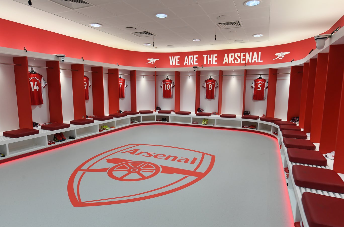 晚旗报阿森纳重新装修了更衣室和球员通道展现了全新面貌