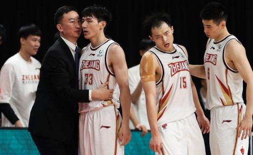 CBA综述：广东惨败浙江尝赛季首败，陶汉林34 18山东战胜新疆