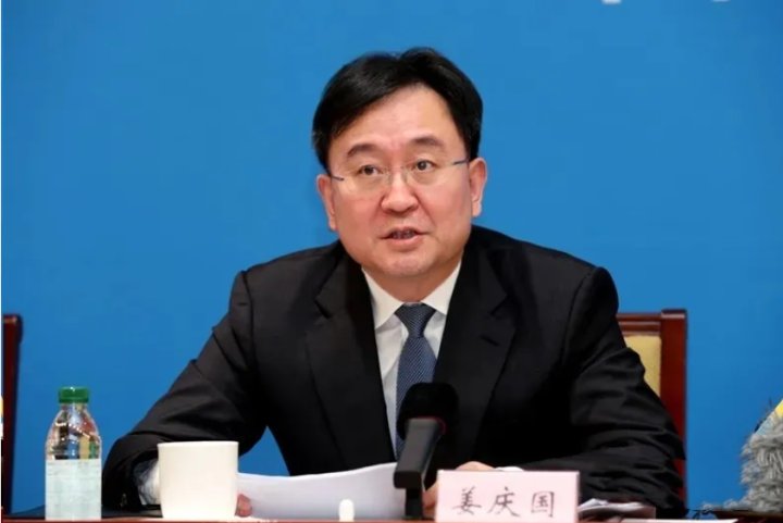 让退役运动员教练兼职体育教师让社会体育俱乐部进校园