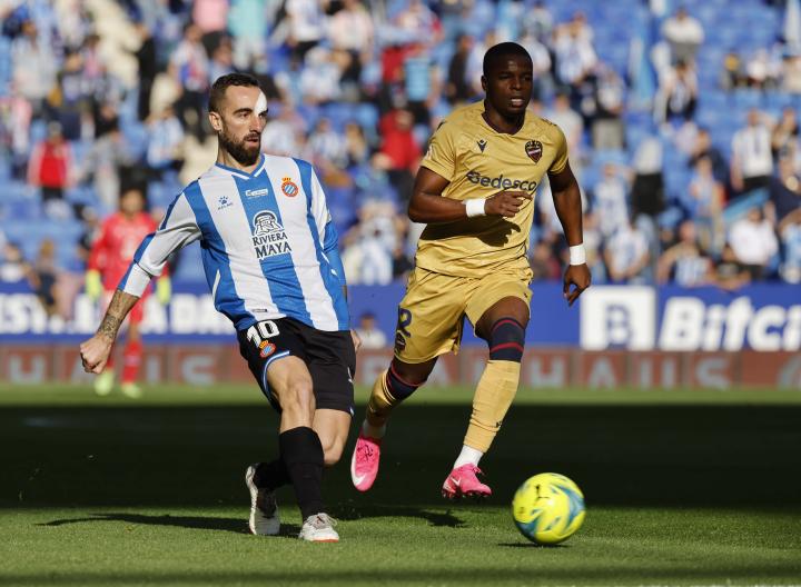 第5分钟,达德尔直塞,德托马斯小角度抽射被扑出,随后