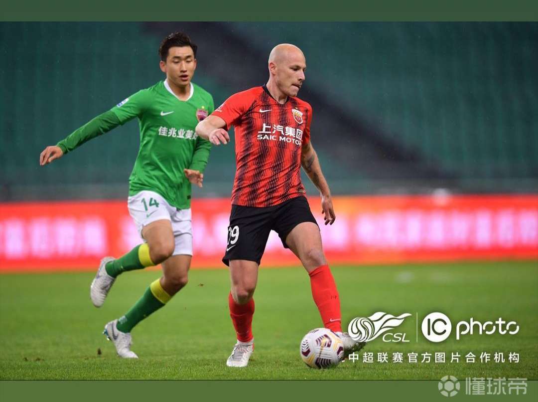 上海海港外援穆伊动态更新穆伊晒与深圳队比赛照片