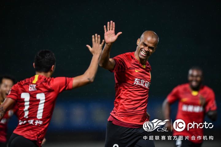 长春亚泰祝效率射手儒尼奥尔生日快乐