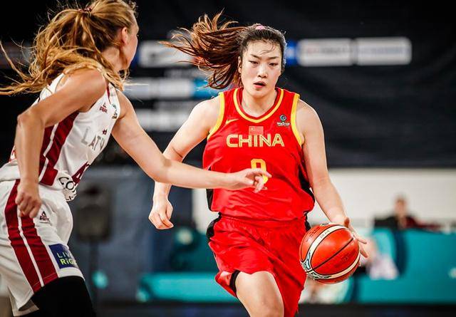 女篮预选赛得分后卫解析：李梦占据首发，杨力维冲击力十足