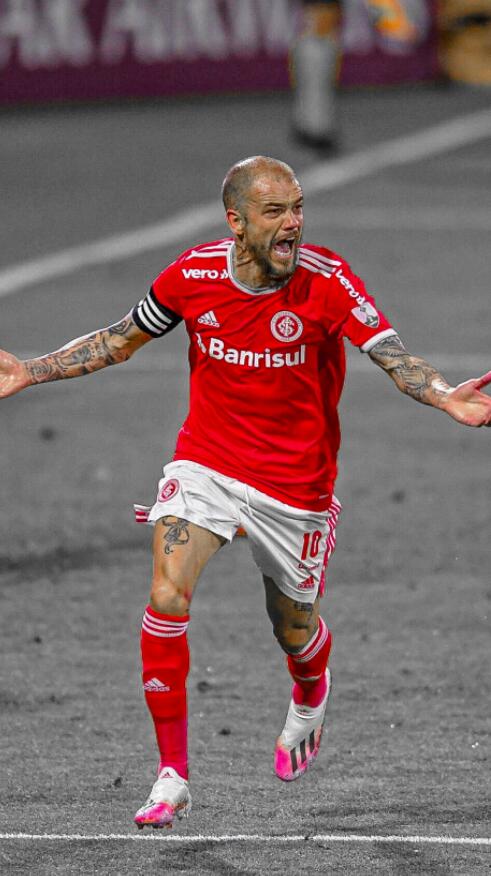 阿根廷世青赛妖人41岁达利桑德罗重返巴西国际