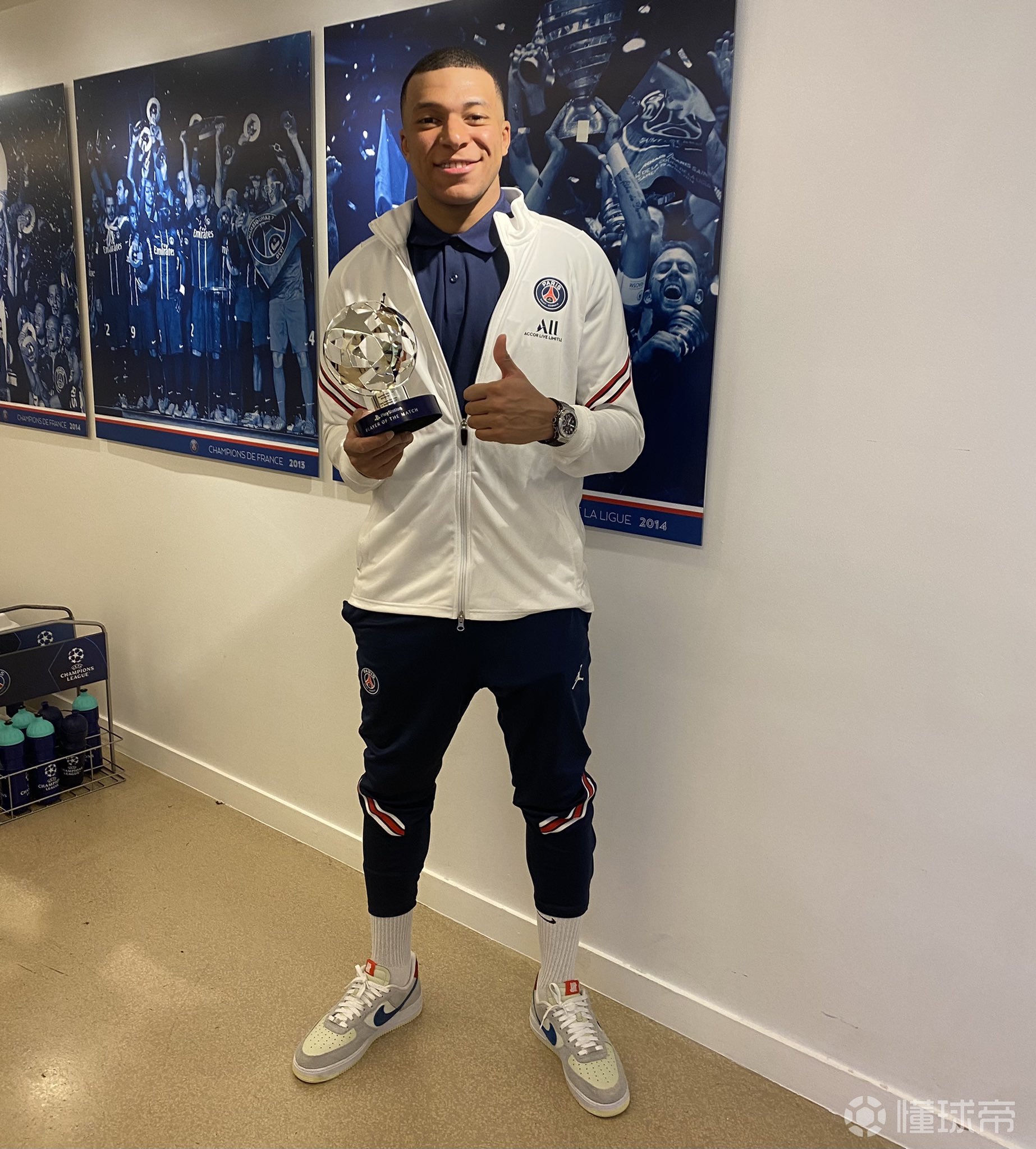 足球解说-栾智心严禁商业机构或公司转载,违者必究;球迷转载请注明