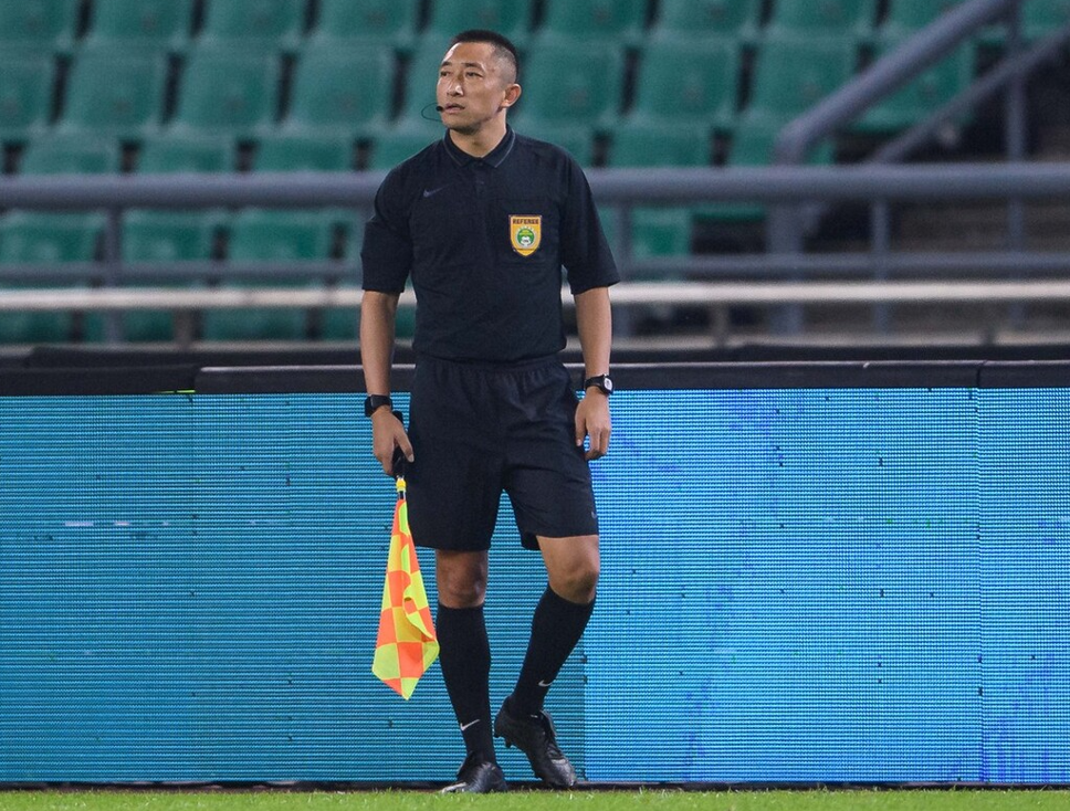 中超联赛裁判中能老板骂裁判判罚于涛不排除退出中超