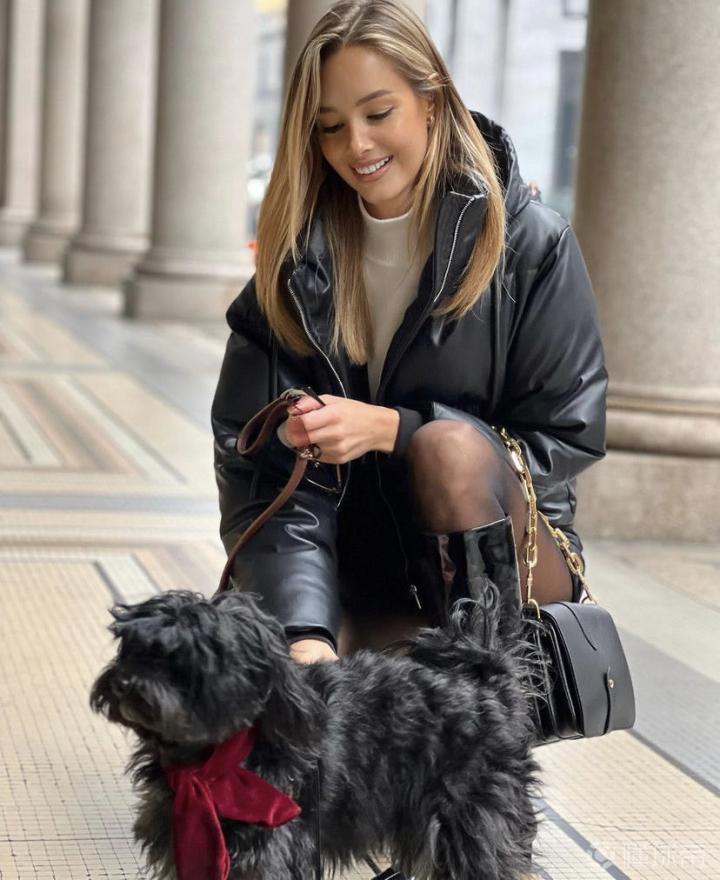 前山东鲁能泰山队外援佩莱的对象瓦尔加更新社交ps