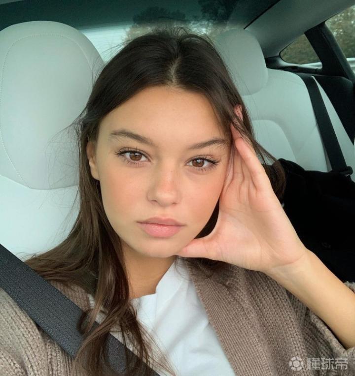 意媒小基耶萨和意女模传出绯闻小基耶萨多次给她点赞留言