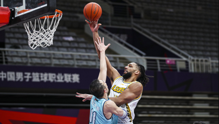 什么情况？没想到NBA探花秀在CBA赛场竟然变成了鸡肋？