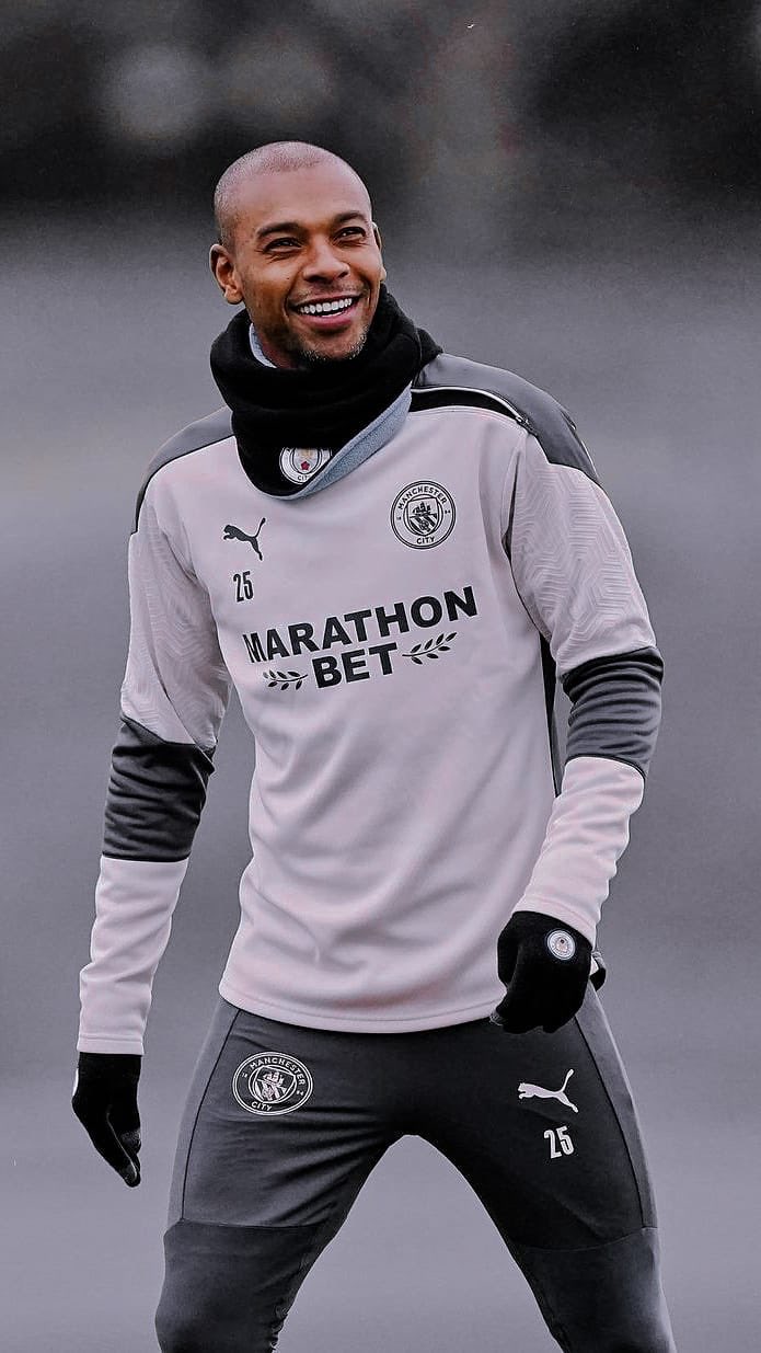 曼城球员特辑125号中场费尔南迪尼奥手机壁纸第六期