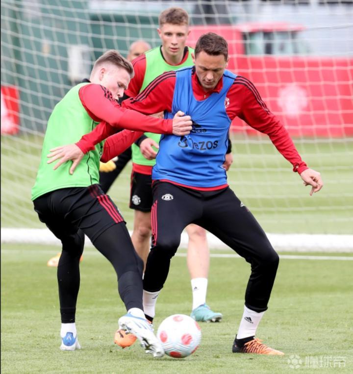 图集备战蓝军曼联官方发布最新训练照