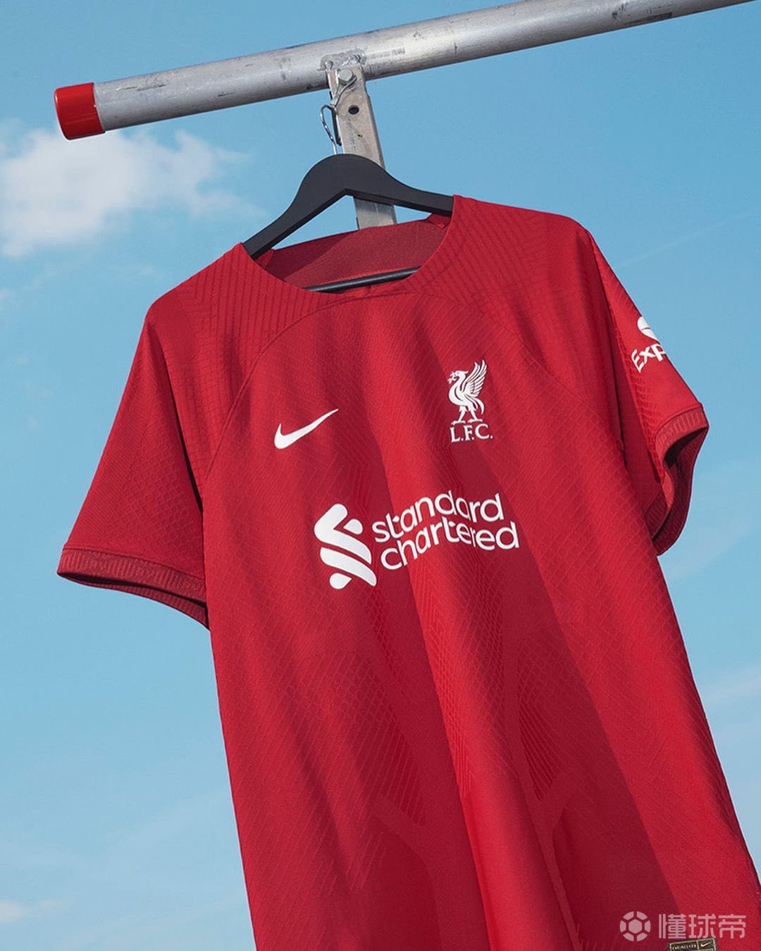 利物浦俱乐部2223赛季主场球衣正式发布