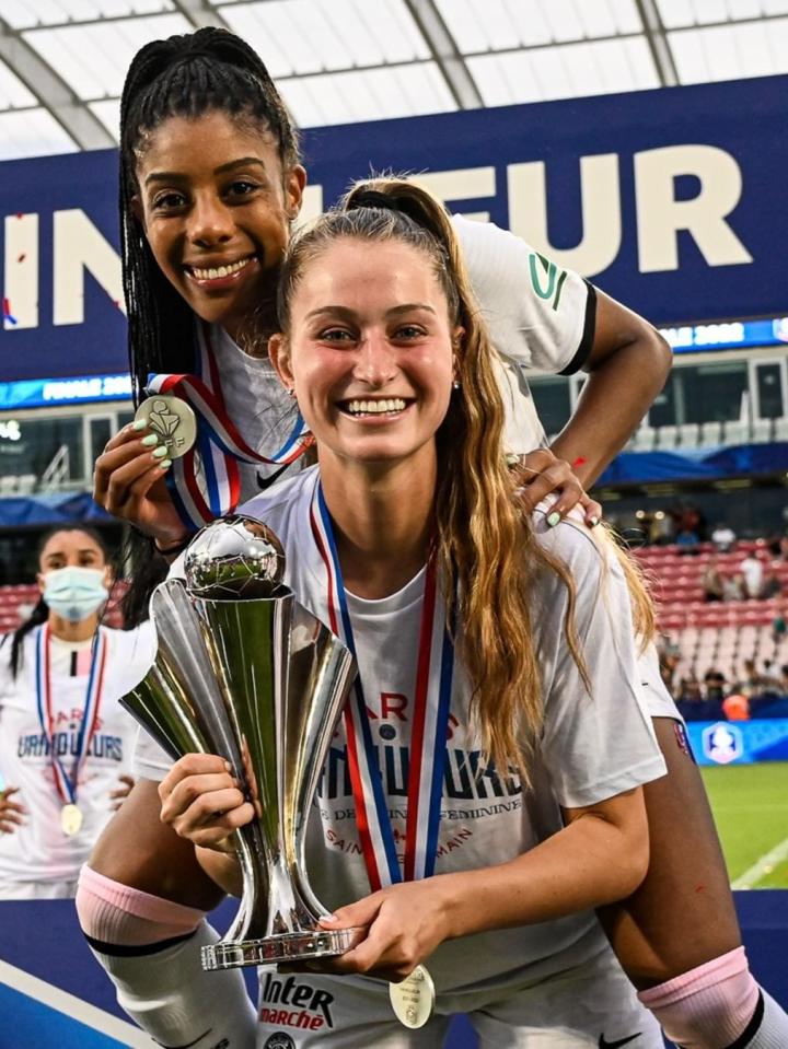 恭喜巴黎女足夺得法国杯冠军