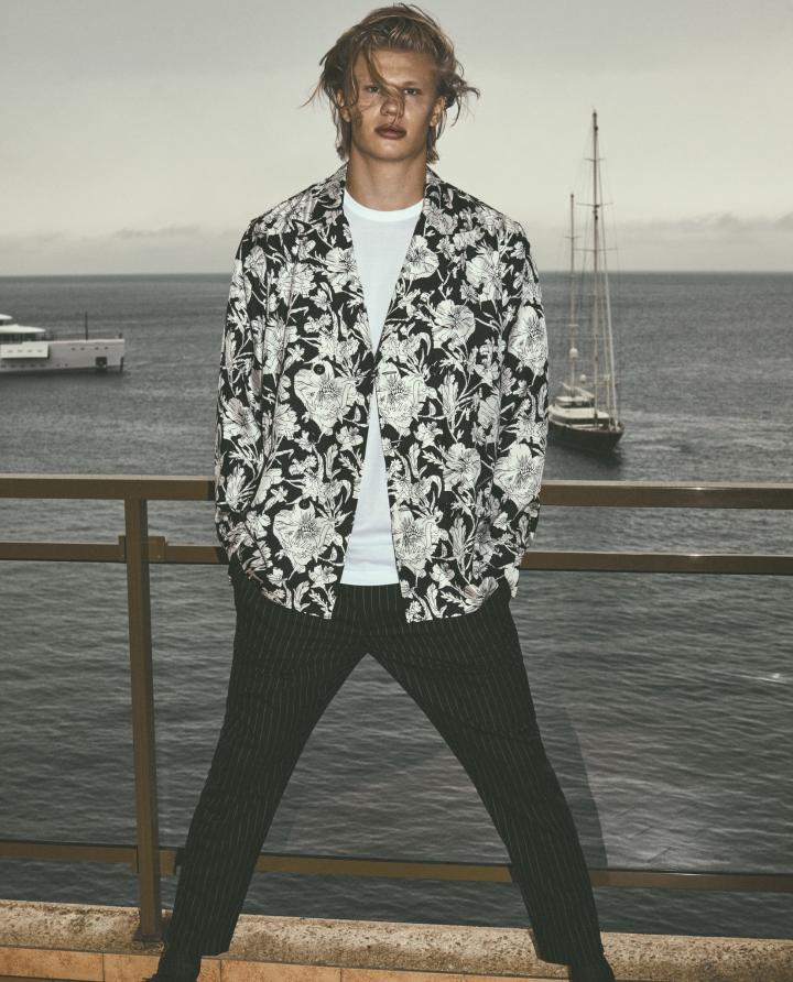 曼城下赛季新人前锋哈兰德图片大全流量警告