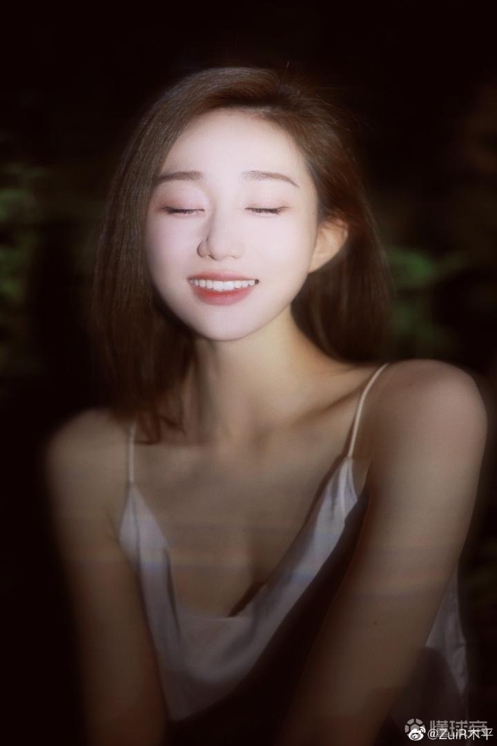 东京奥运银牌花游美人梁馨枰520放送甜美清新森女风