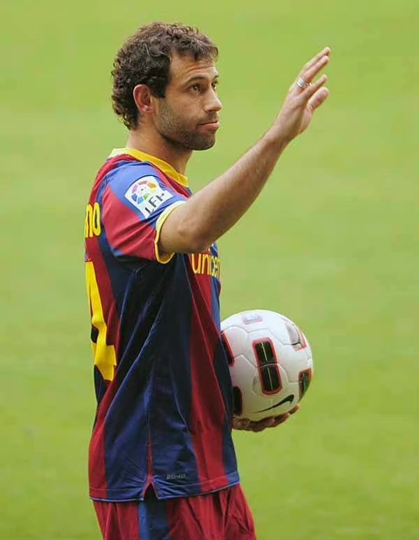 马斯切拉诺社交媒体感谢大家的生日祝福