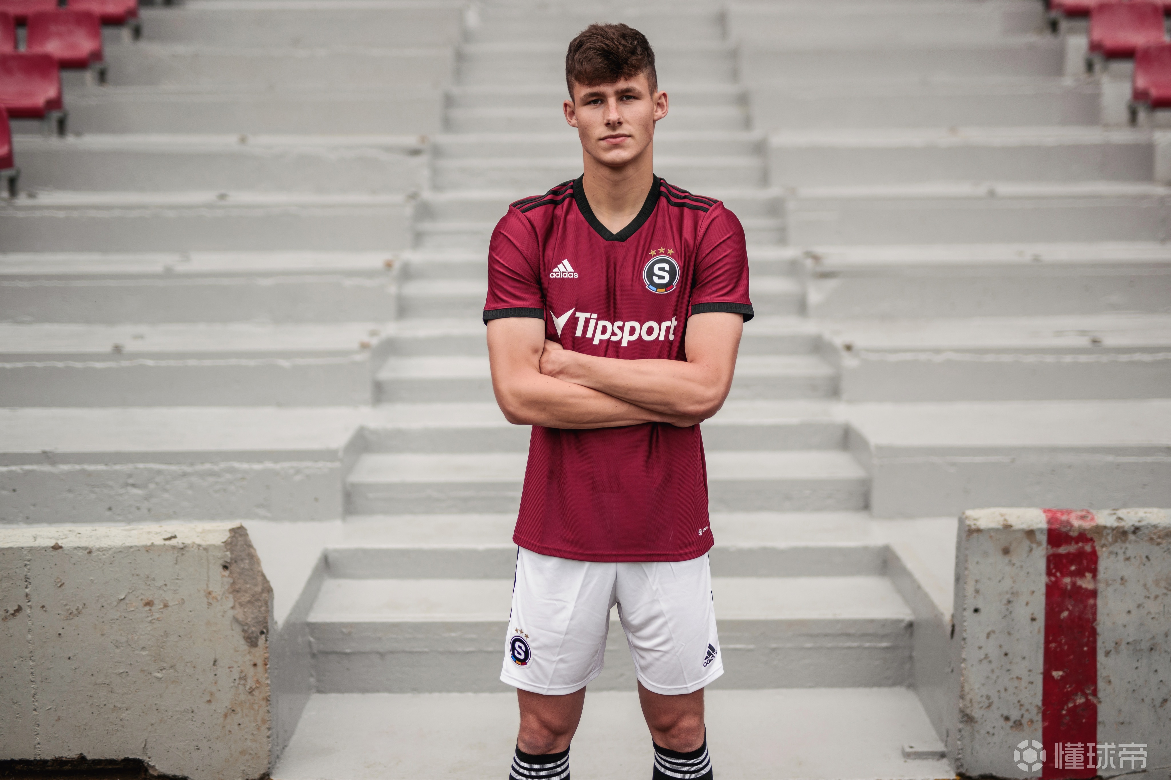 布拉格斯巴达发布202223赛季全新主场球衣