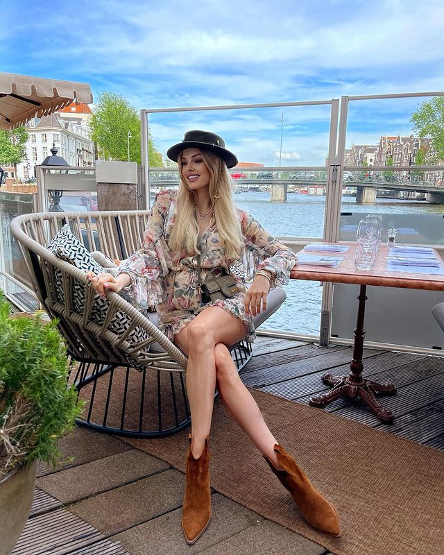 蓝月美人记no15津琴科妻子弗拉达塞丹